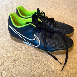 Nike Tiempo Indoor Soccer Cleats 7.5